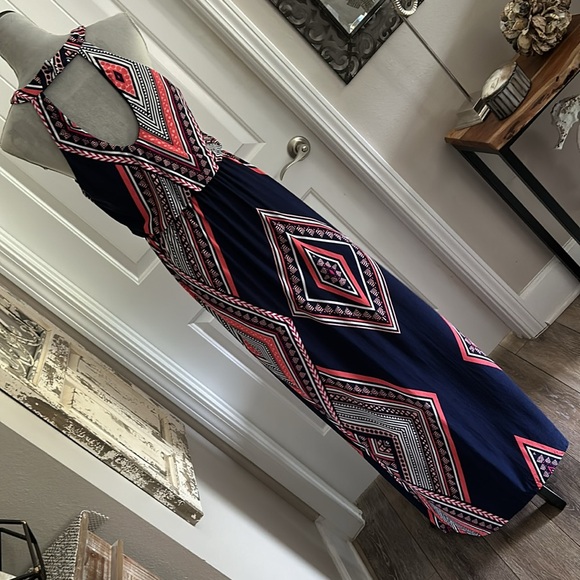 Trixxi— Maxi Dress - Size Medium - Picture 6 of 7